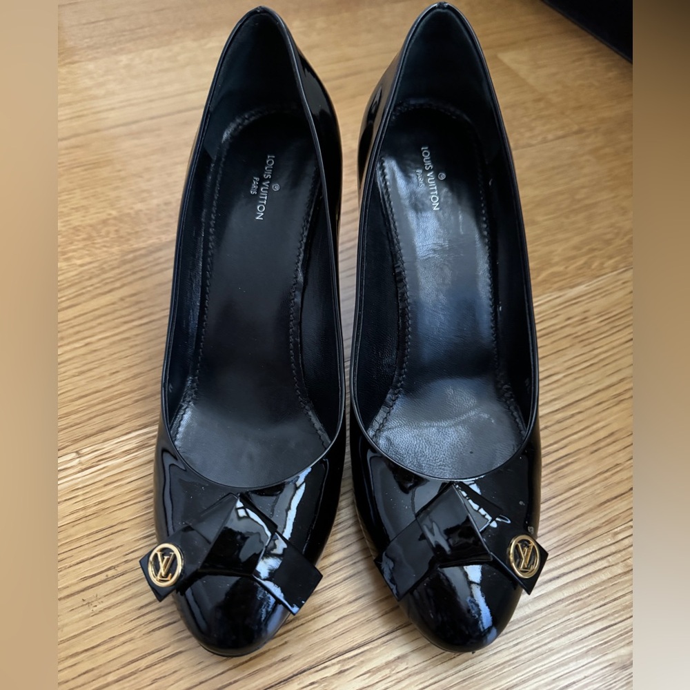 Louis Vuitton Patent Leather Pump 37.5